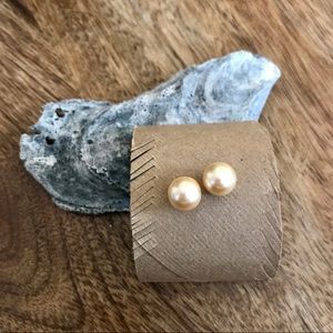 Pearl earrings